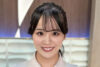 テレビユー山形の女性アナ、“胸元パツパツ” Tシャツに「強調しすぎ」SNS騒然…過去には “へそ出し” 姿で懸念される “見え方”