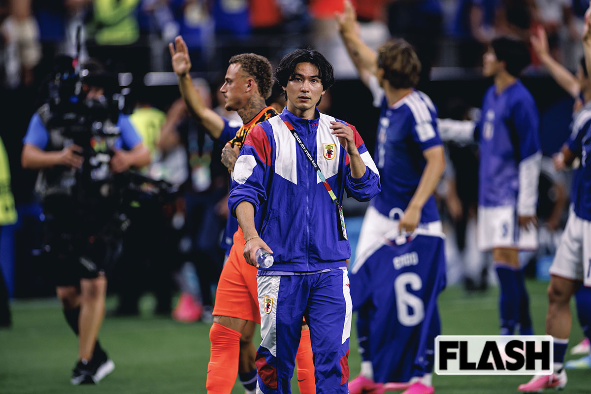 【サッカーW杯】日本代表の“精神的支柱”南野拓実の隠れた活躍 オランダ戦後はチームメイトのスパイク磨きを