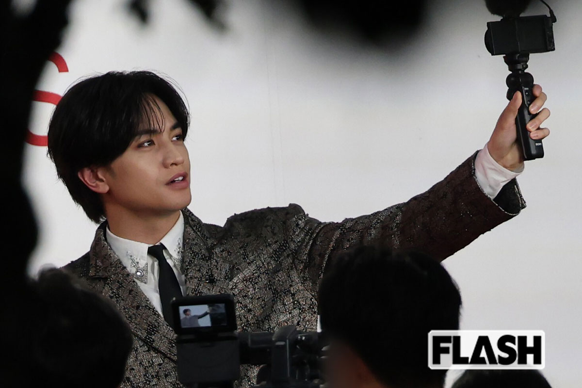 「MUSIC AWARDS JAPAN 2026」に登場した中島健人。多くのファンが駆けつけた