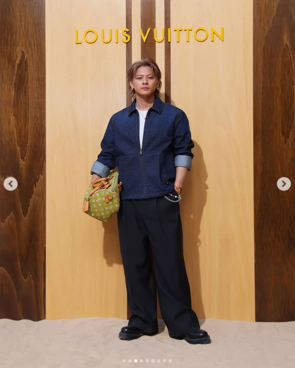 2026年6月24日、フランス・パリで開催された『LOUIS VUITTON』の2027年春夏メンズコレクションのショーに出席したNumber_iの平野紫耀（@fashionsnapcomのInstagramより）