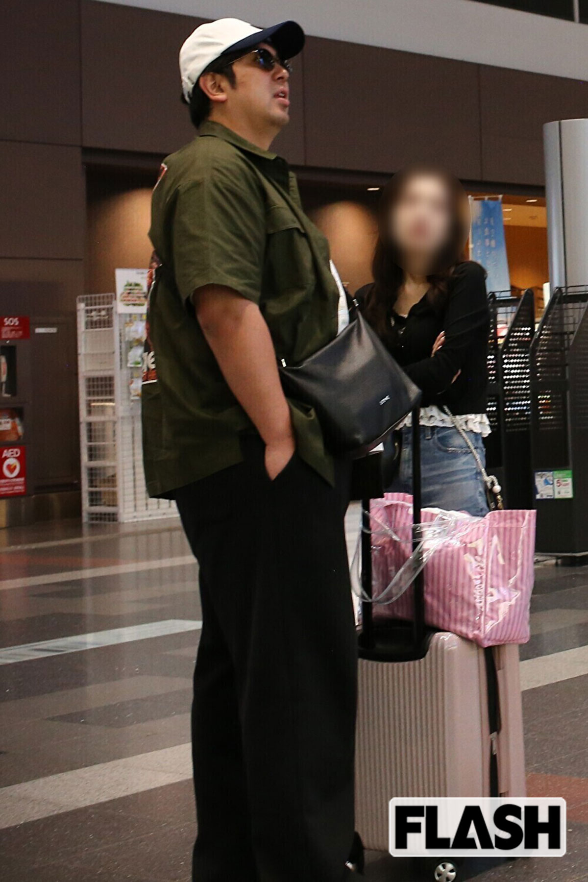 羽田空港から北海道へ向かうジャンボ。クールなグラサン姿だ