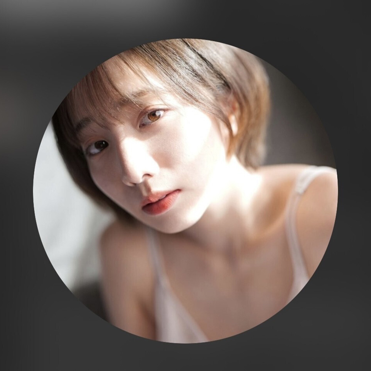 女優・能條愛未が設定していたThreadsのアイコン（現在は削除済）