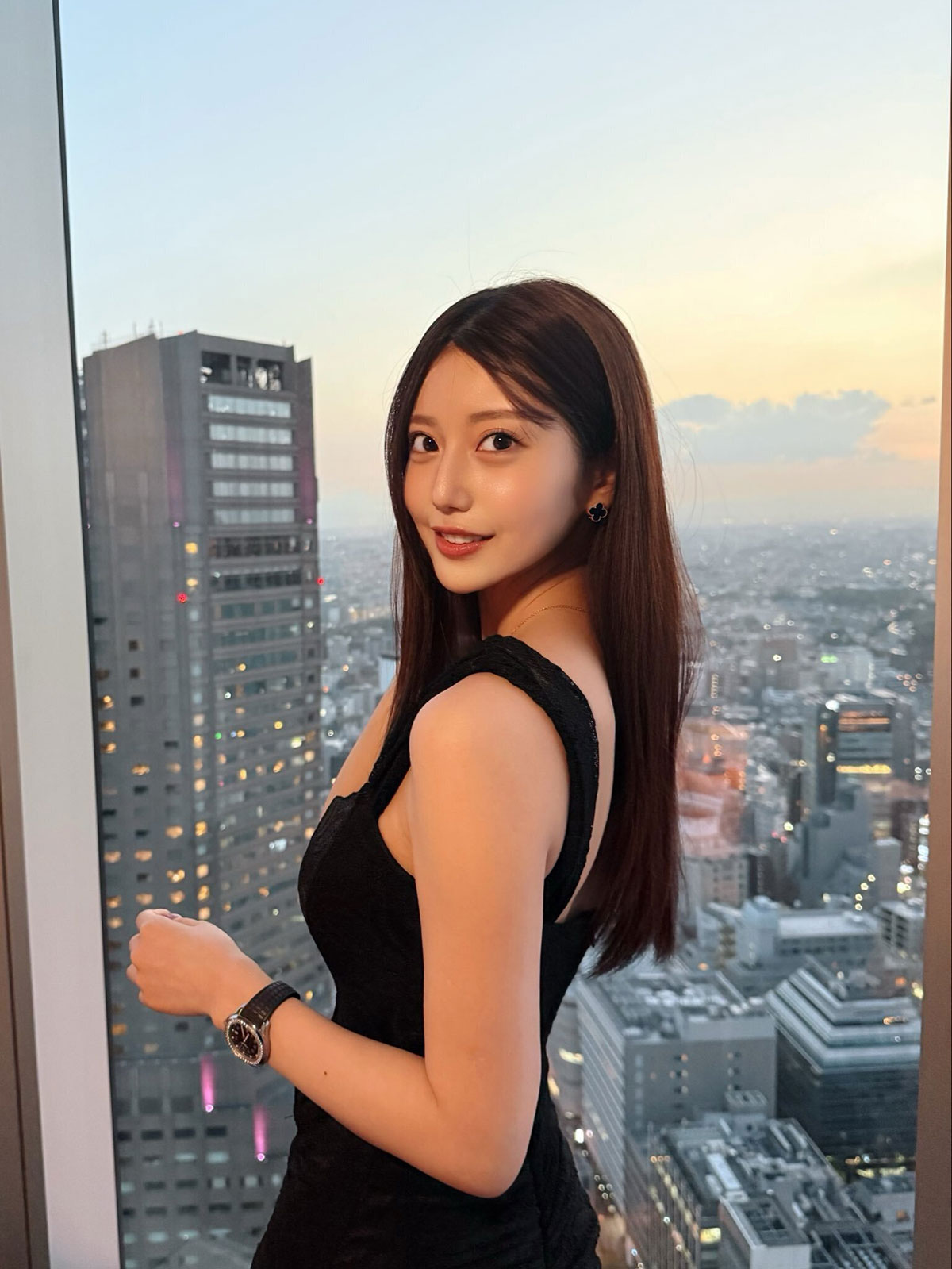 阿部なつき、美しすぎる近影に「AI疑惑」寄せられるも完全否定…「令和の峰不二子」の完璧ボディにファン大歓喜