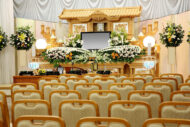 【令和のお葬式】家族葬、直葬が急増する切実な事情…スマホのロックで連絡不能、突然“見知らぬ親戚の喪主”に