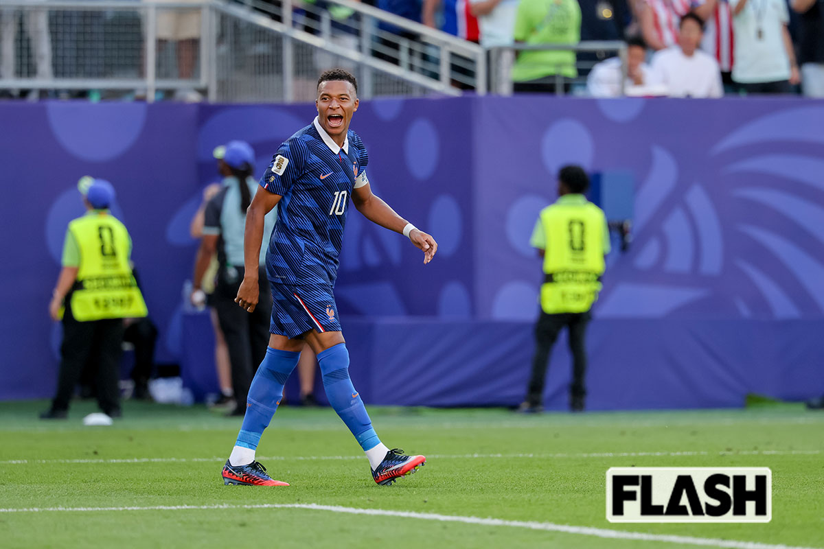 【サッカーW杯】エムバペを“殴打”もカードなし…パラグアイの悪質プレー「スルー」し続けた主審に世界から非難の嵐