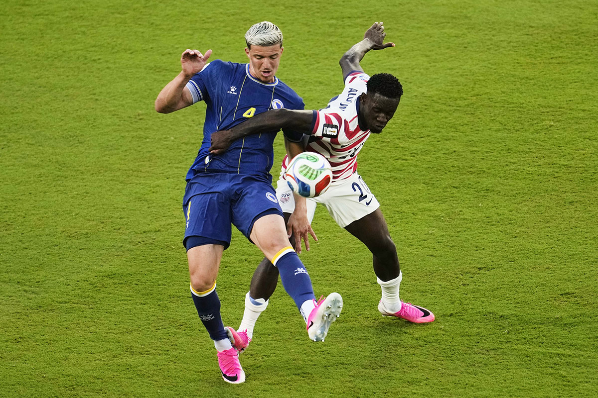 【北中米W杯】アメリカ代表、“エース” のレッドカード取り消しが物議…FIFA会長とトランプ大統領 “密室の話し合い” とは
