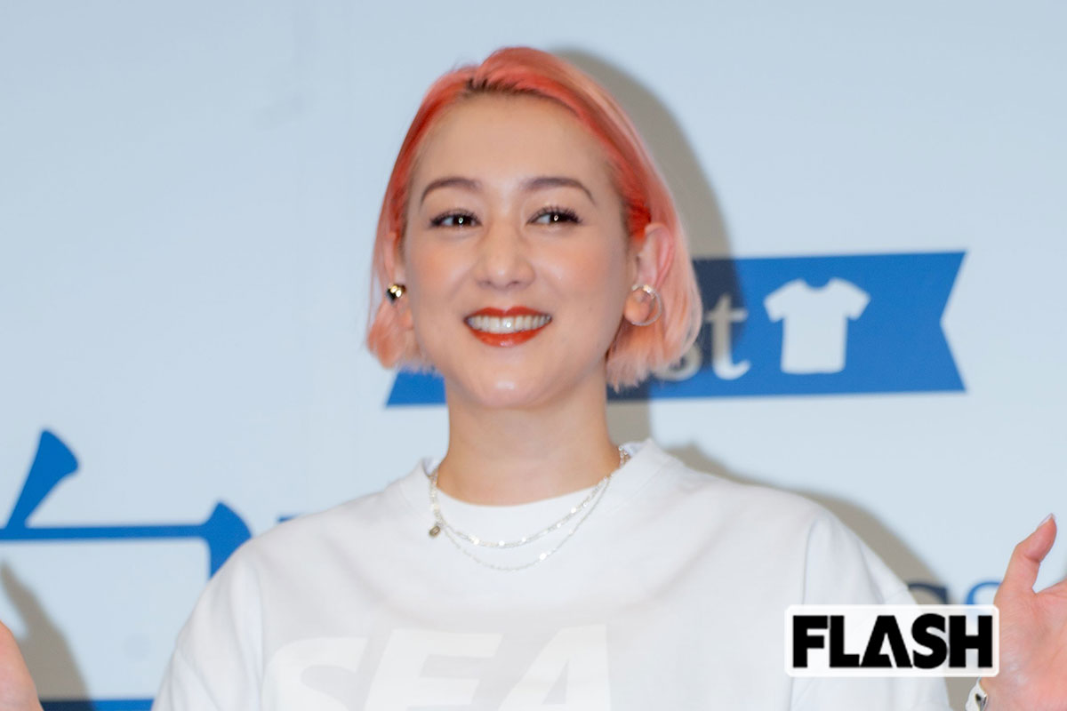 SHELLY、アパレルショップでの店員の“フランク接客&お見送りサービス”への違和感に集まる同意の声