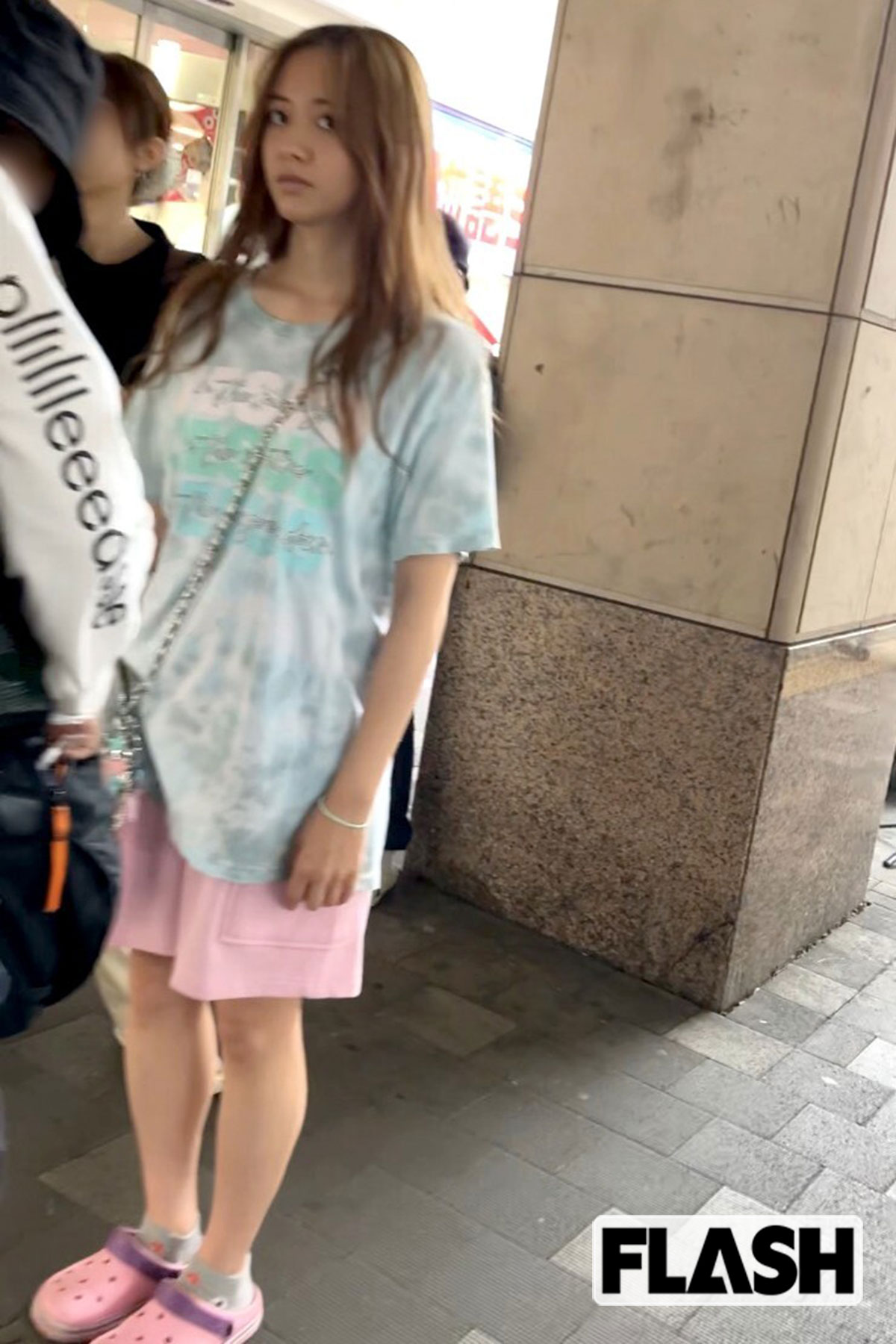 ド派手金髪で映画ロケに参加する森香澄
