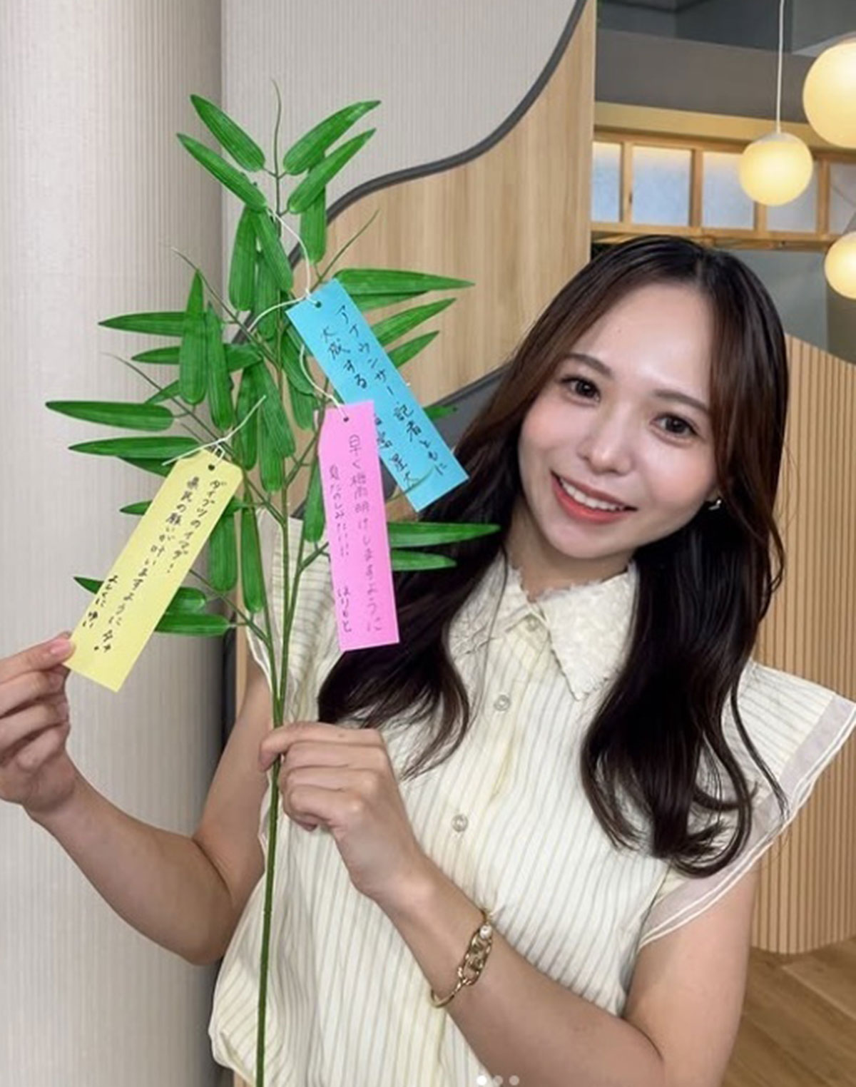 富山テレビの若手女性アナ“脇全見せ”大胆キャミワンピ姿に視聴者衝撃 過去には“足組み太もも”姿披露