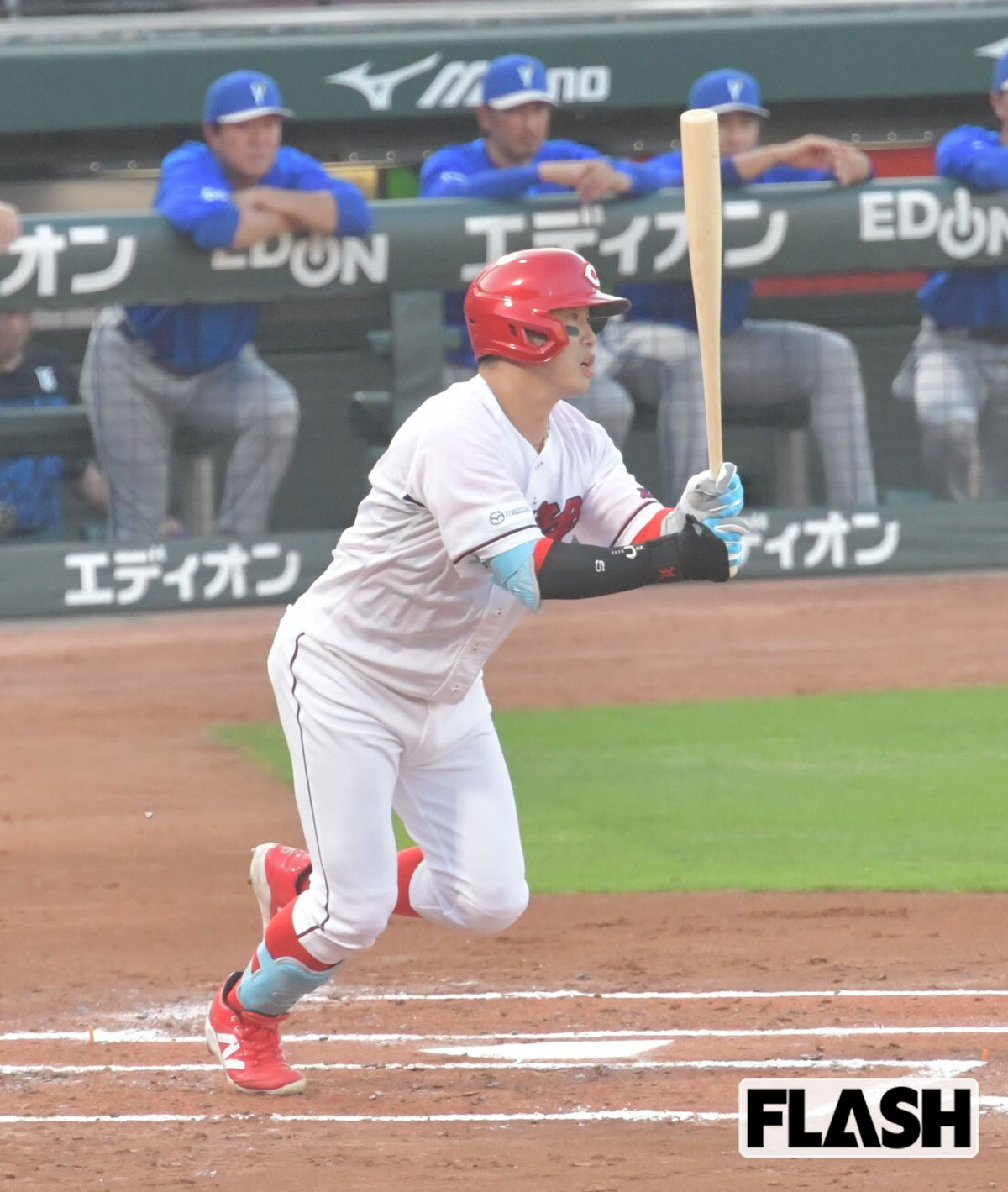 ヒットを放った小園海斗（写真・馬詰雅浩）