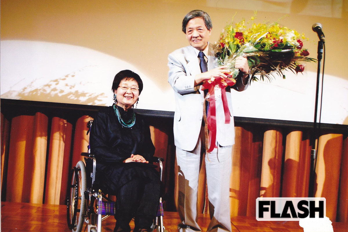 2003年、『サンデープロジェクト』の合同パーティで、田原総一朗さんと妻・節子さん。撮影したのは故・勝谷誠彦さん