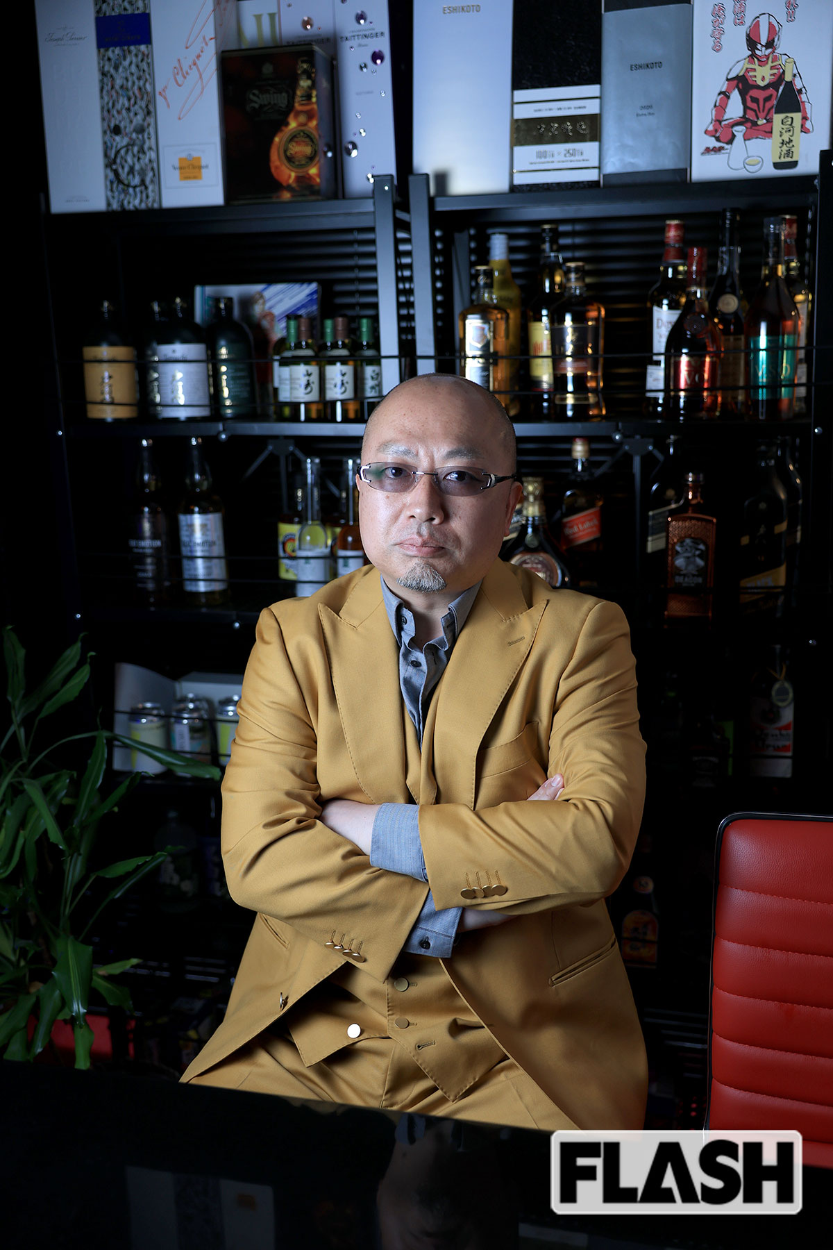 学生時代に借金450万円、ホスト生活を経て社労士に…風俗店、キャバクラ経営者が頼る「歌舞伎町の先生」の仕事術