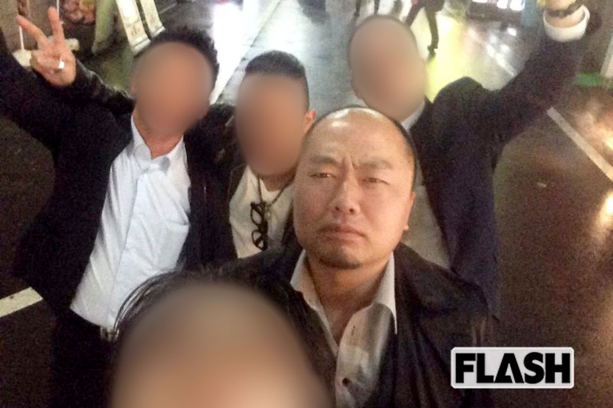行政書士・社会保険労務士の井上信亨氏。事務所を開業したころ（写真・本人提供）