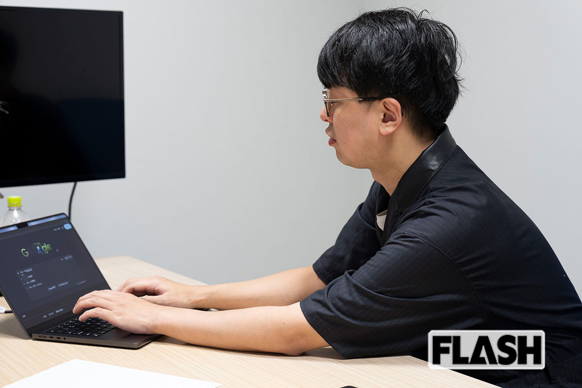 AIがミスをする理由を実演して解説する小澤健祐氏（写真・木村哲夫）