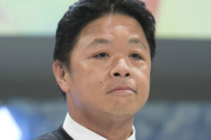 伊集院光、周囲も驚く “激やせ” 姿…腰痛悪化と “盟友” の訃報で重なる衝撃