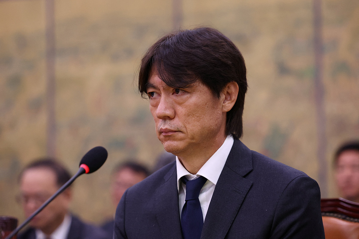 韓国サッカー前監督が“国会”に…悲痛な謝罪と止まぬ追及に日本からは「可哀想すぎる」の声も