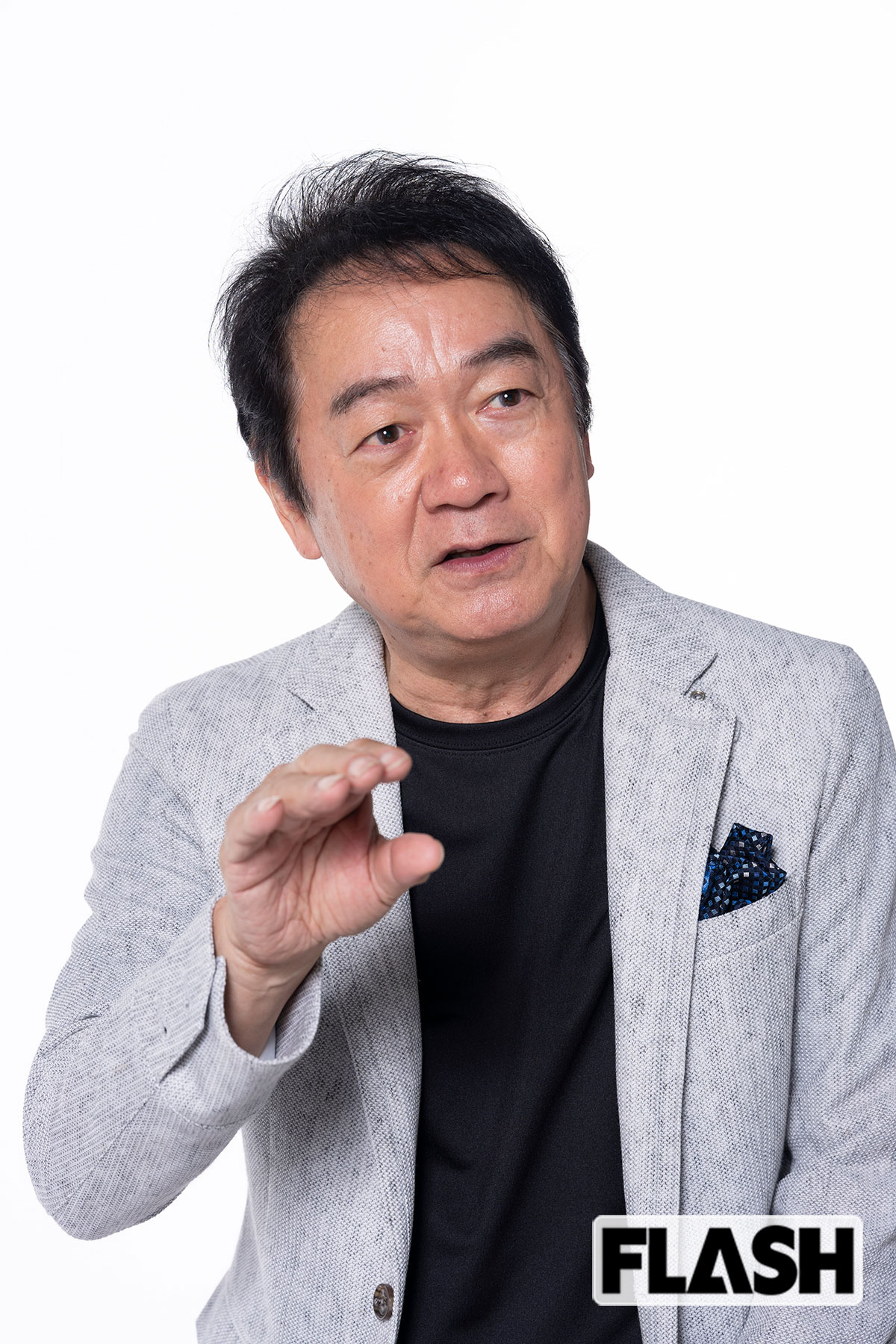 「当時パーソナリティを担当していたラジオ番組の『セイ！ヤング』（文化放送）にきた悩み相談のはがきの話が『新八先生』の一話になったことがありました」と振り返る岸田敏志（写真・木村哲夫）