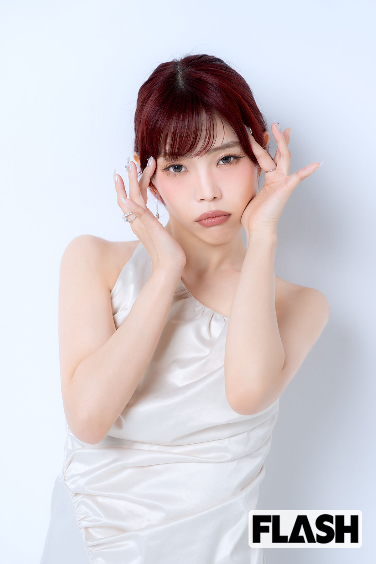人生やり直せるとしたらの質問にアイナは「めちゃくちゃ愛されている大型犬がいい！」（写真・福田ヨシツグ）