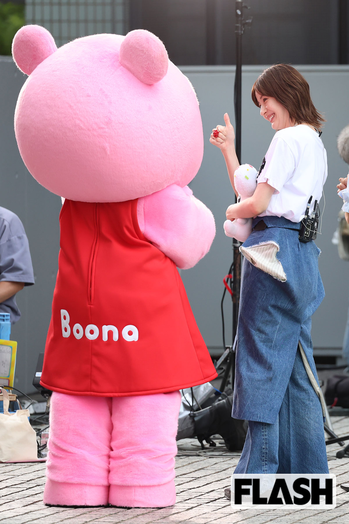 ブーナちゃんと雑談する松本若菜