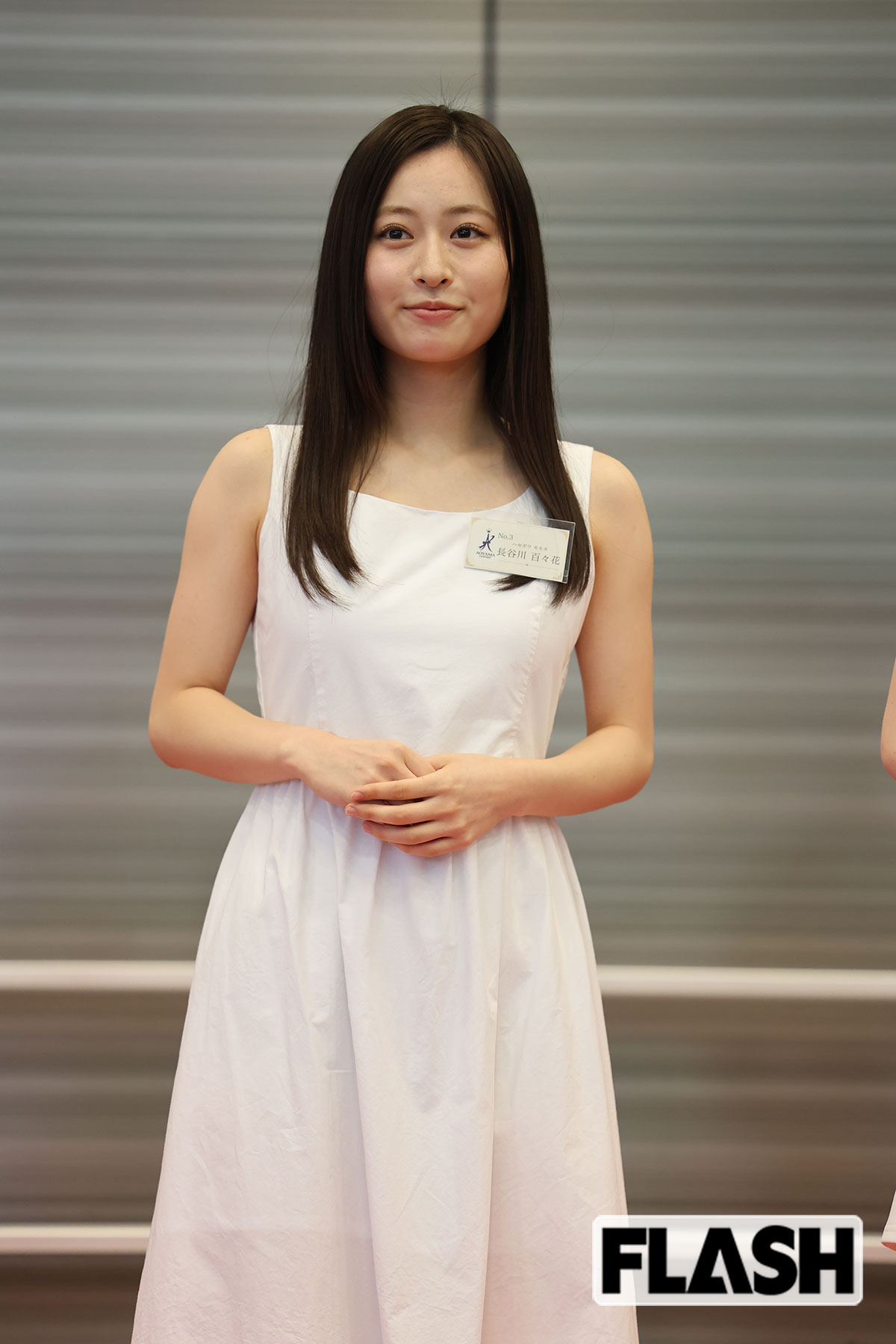 活動終了騒動から5年、元AKB メンバーがミスコンファイナリストに選出!純白ワンピで再起へ