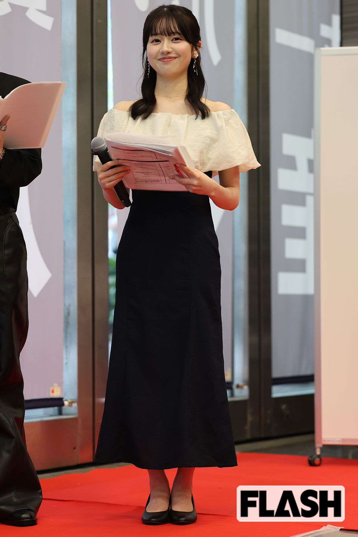 元ミス東大ファイナリストで司会を務めた入江あんな