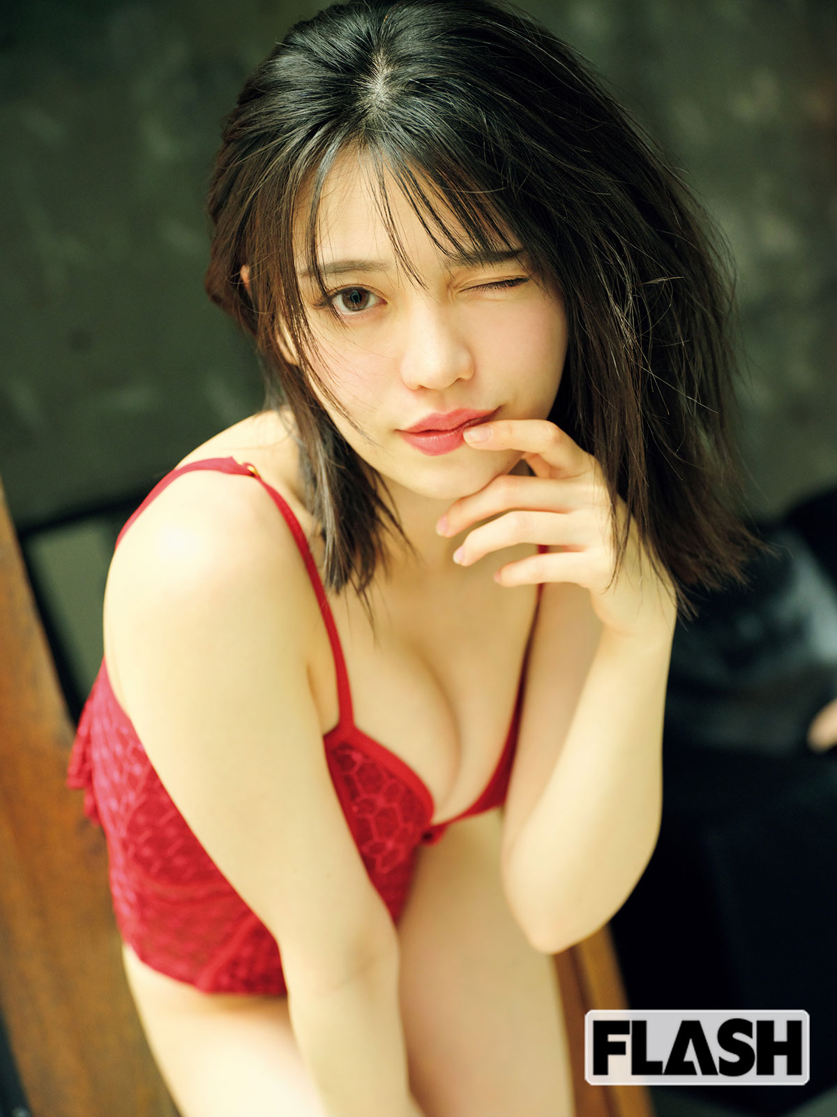 石浜芽衣