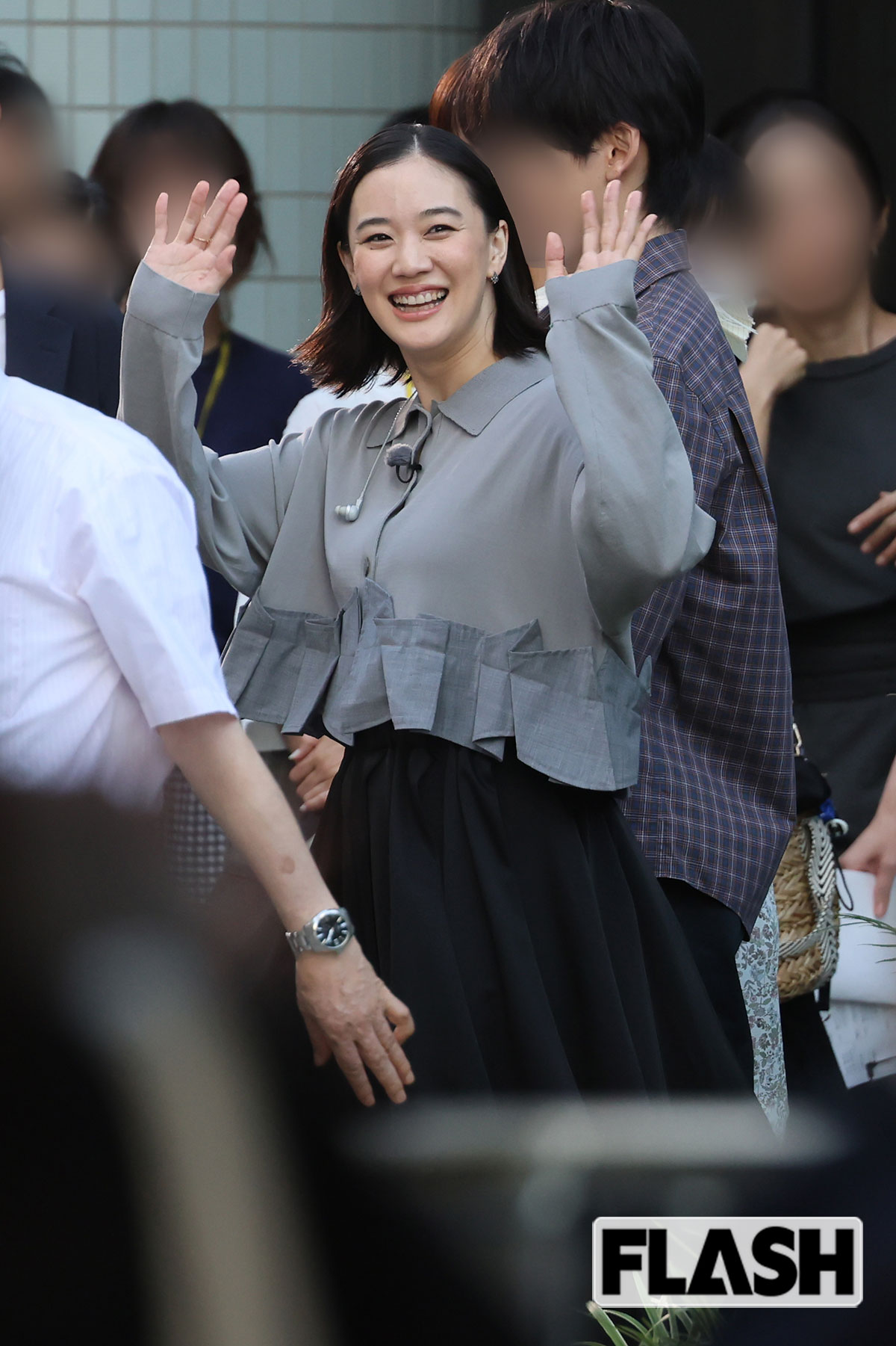 18年ぶり連ドラ主演・蒼井優が気合のファンサ!夫・山里亮太との“夫婦共演解禁”で狙う“ファミリー向けCM”
