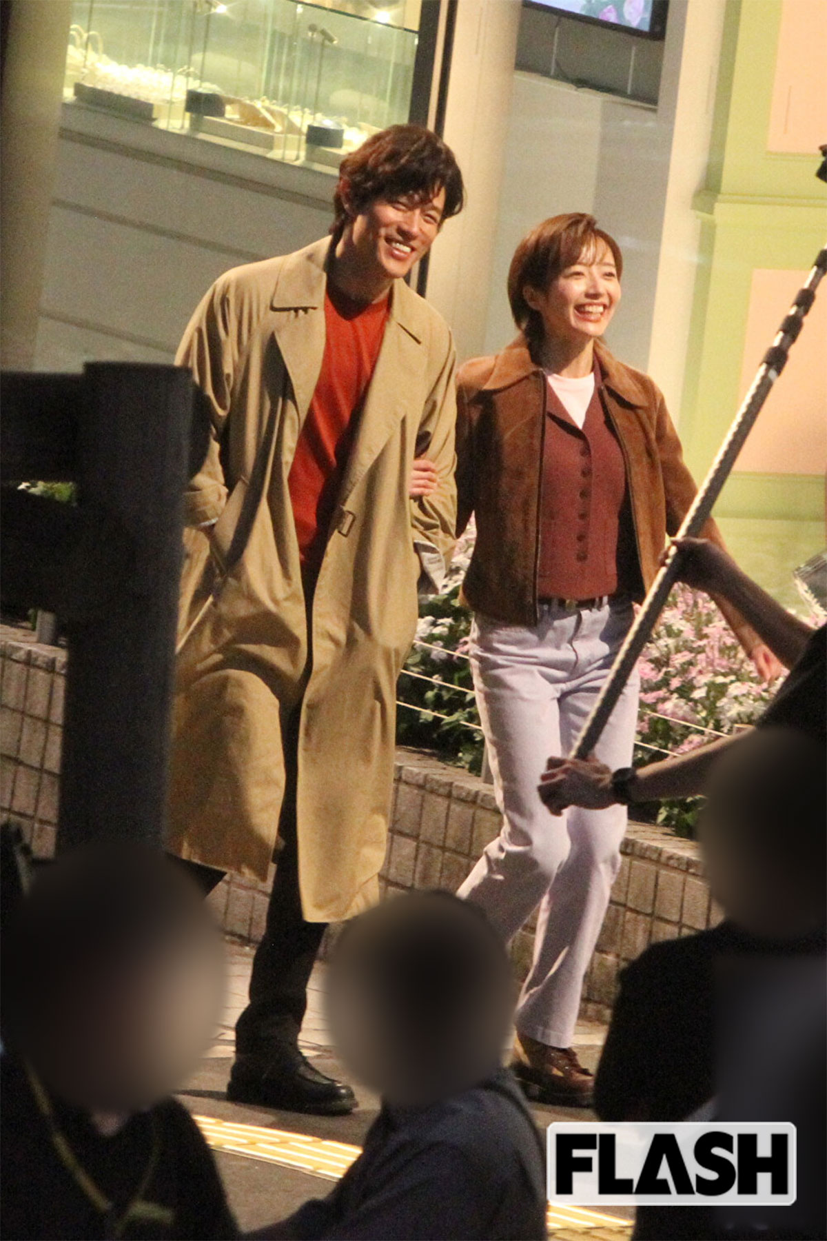 『シティハンター2』のロケをおこなう森田望智と鈴木亮平。期待が高まっている