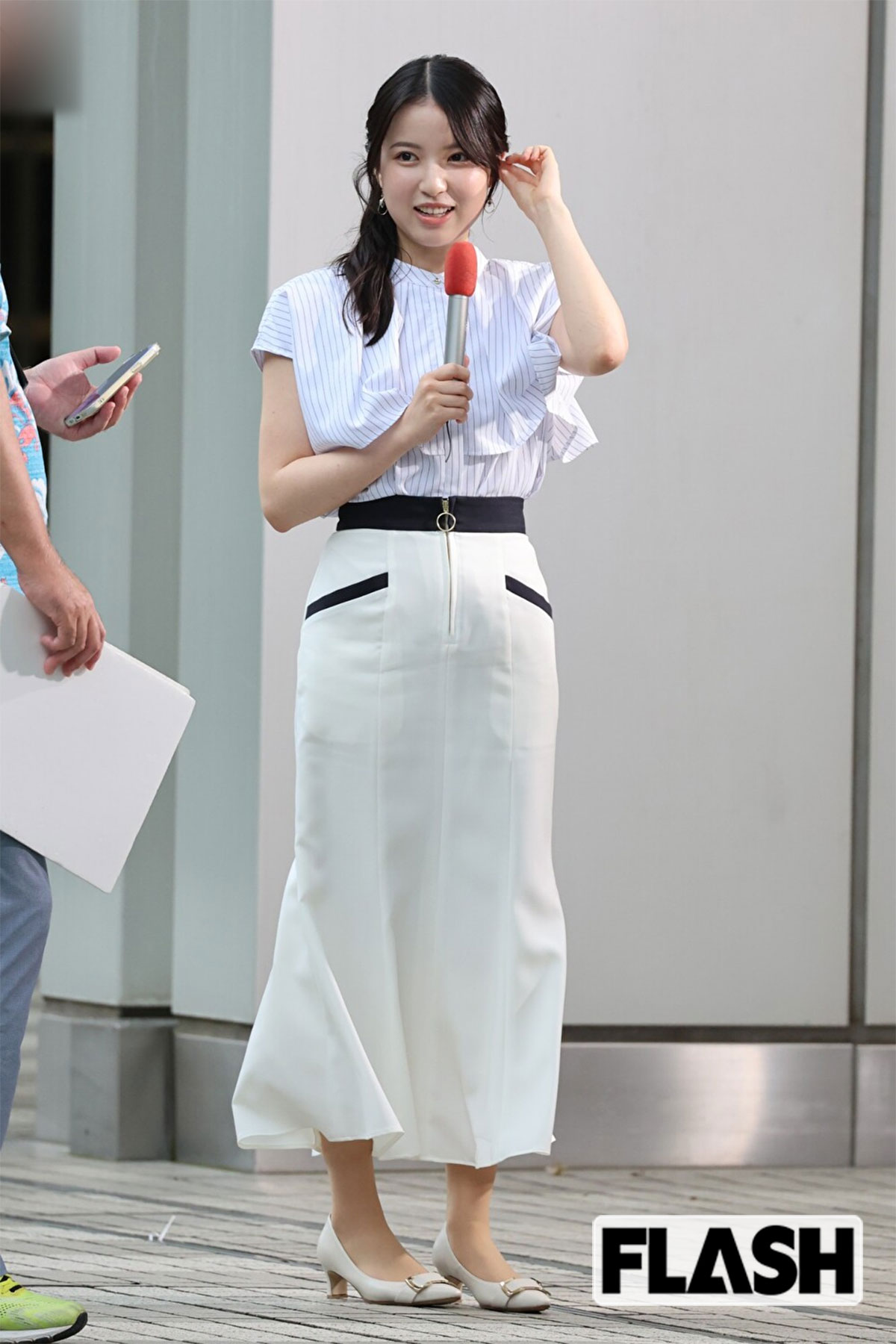 どこか緊張した様子のフジテレビの新人・川辺真美子アナ