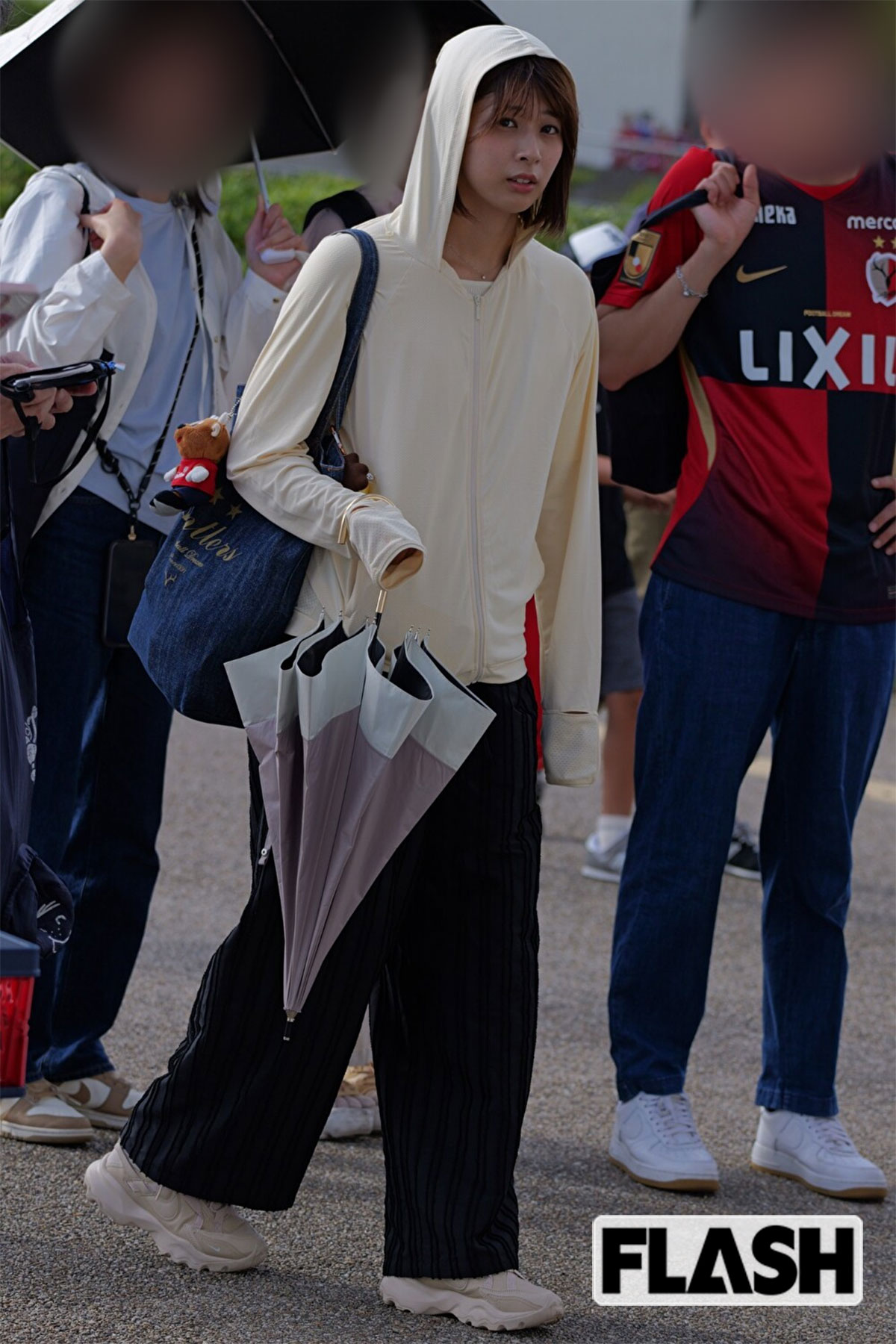日焼け対策ばっちりで参戦した日本テレビの山本里咲アナ