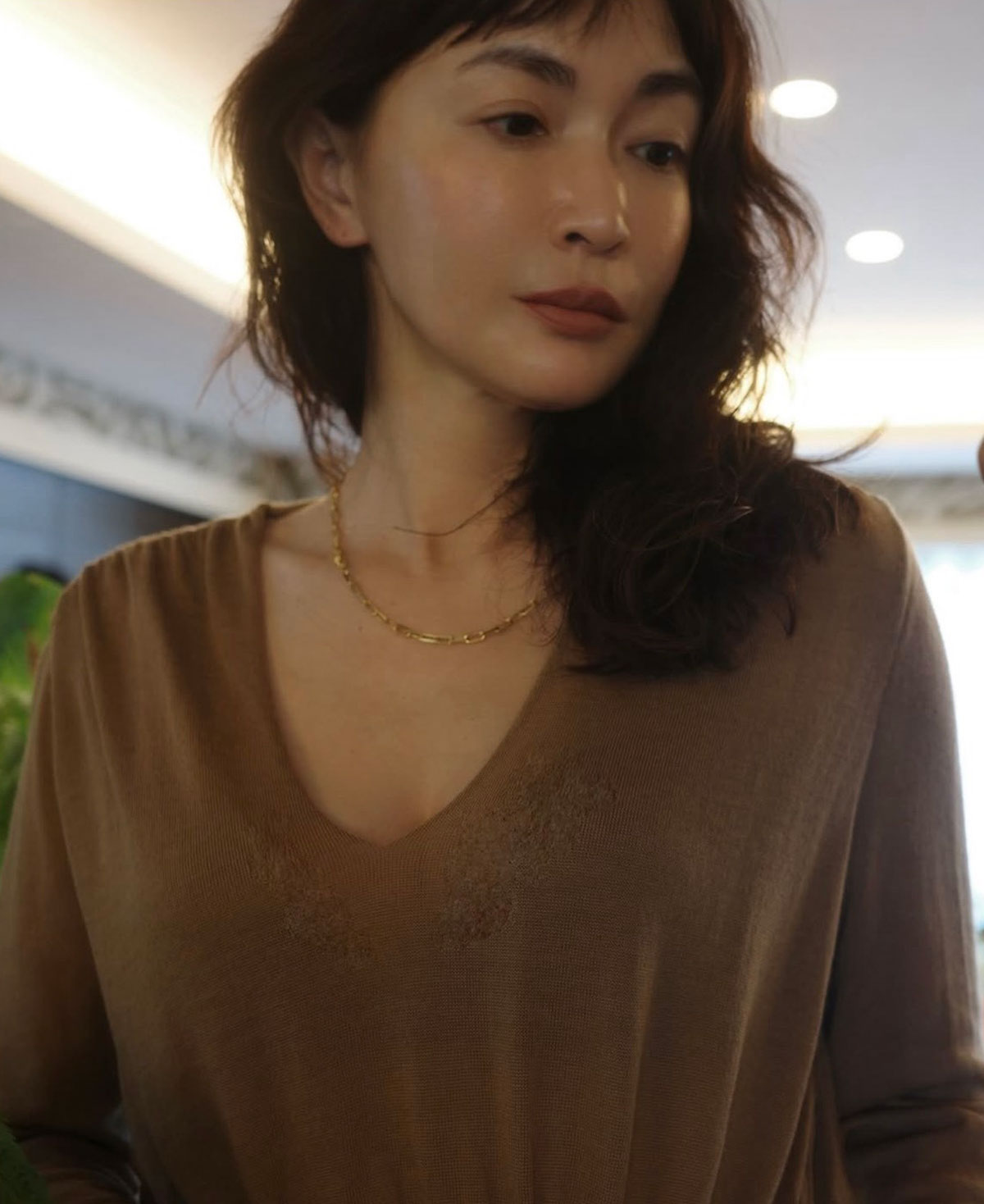 胸の開きにこだわったというニット姿を披露した長谷川京子（画像・長谷川京子のInstagram「kyoko.hasegawa.722」より）