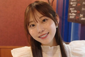 「元アイドル候補」福井テレビ若手女性アナ、“太もも全見せ”ミニスカ姿にSNS衝撃…“地元密着リポート”とのギャップに集まる支持