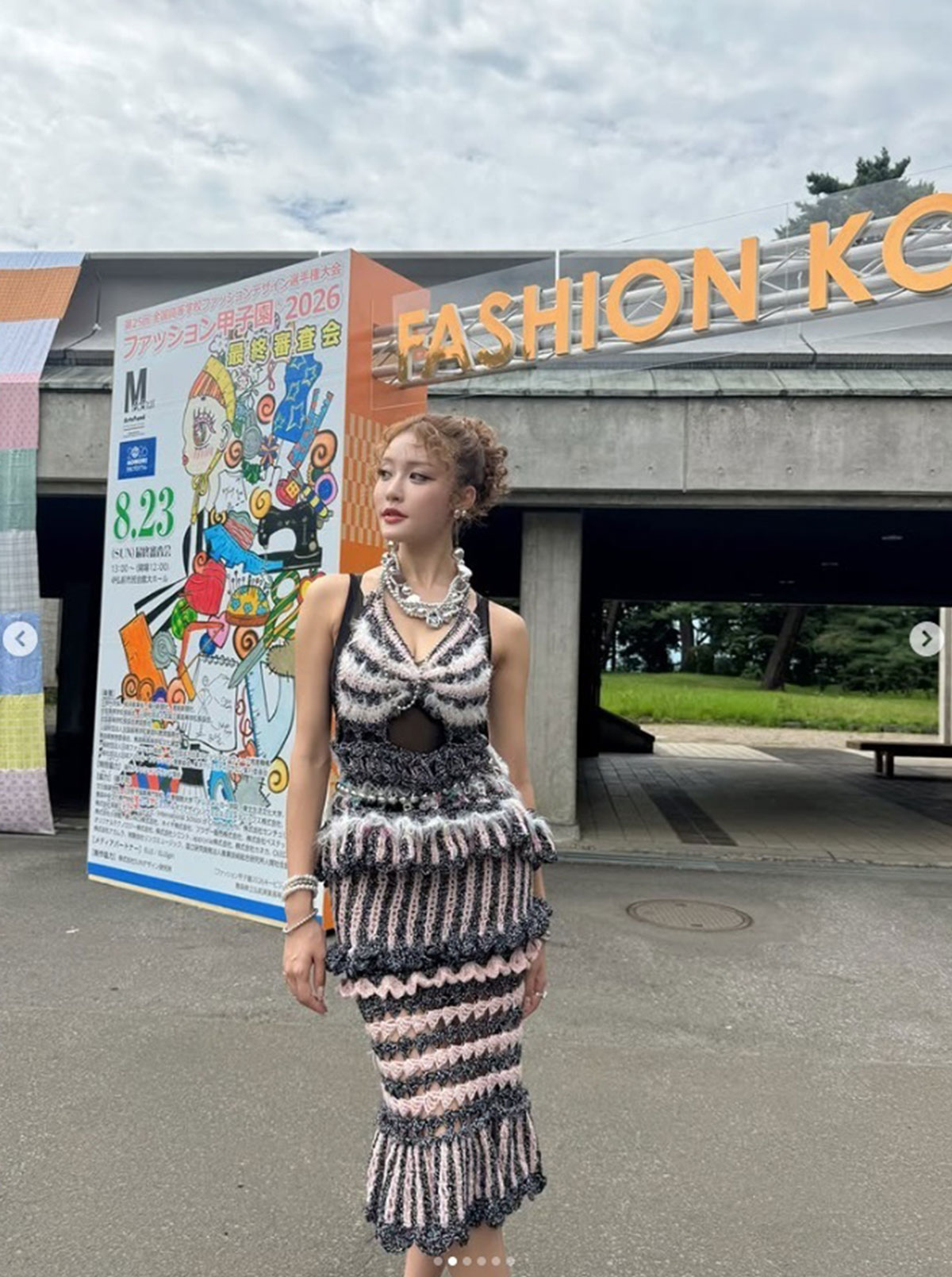 王林が着用したマーメイドドレス。だいたいなデザインに絶賛の声が寄せられている（写真・本人Instagramより）
