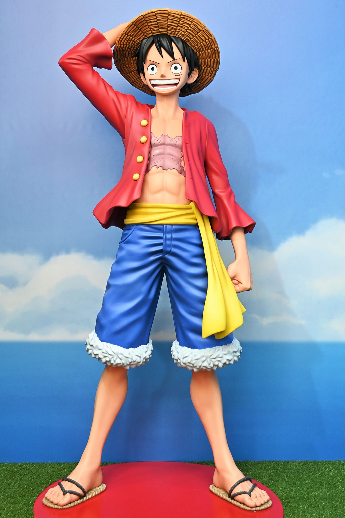 NIKEが『ONE PIECE』とコラボ「悪魔の実スニーカー」発売もデザインに「微妙」の声『遊☆戯☆王』では争奪戦も