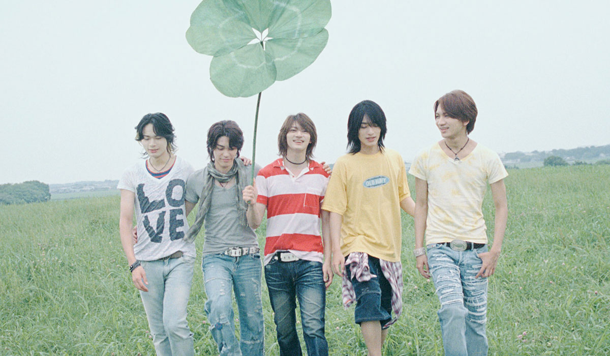 新人アイドルグループ、公式ビジュが “嵐” 激似と話題…SNSでは一部ユーザーが “既視感” に反発