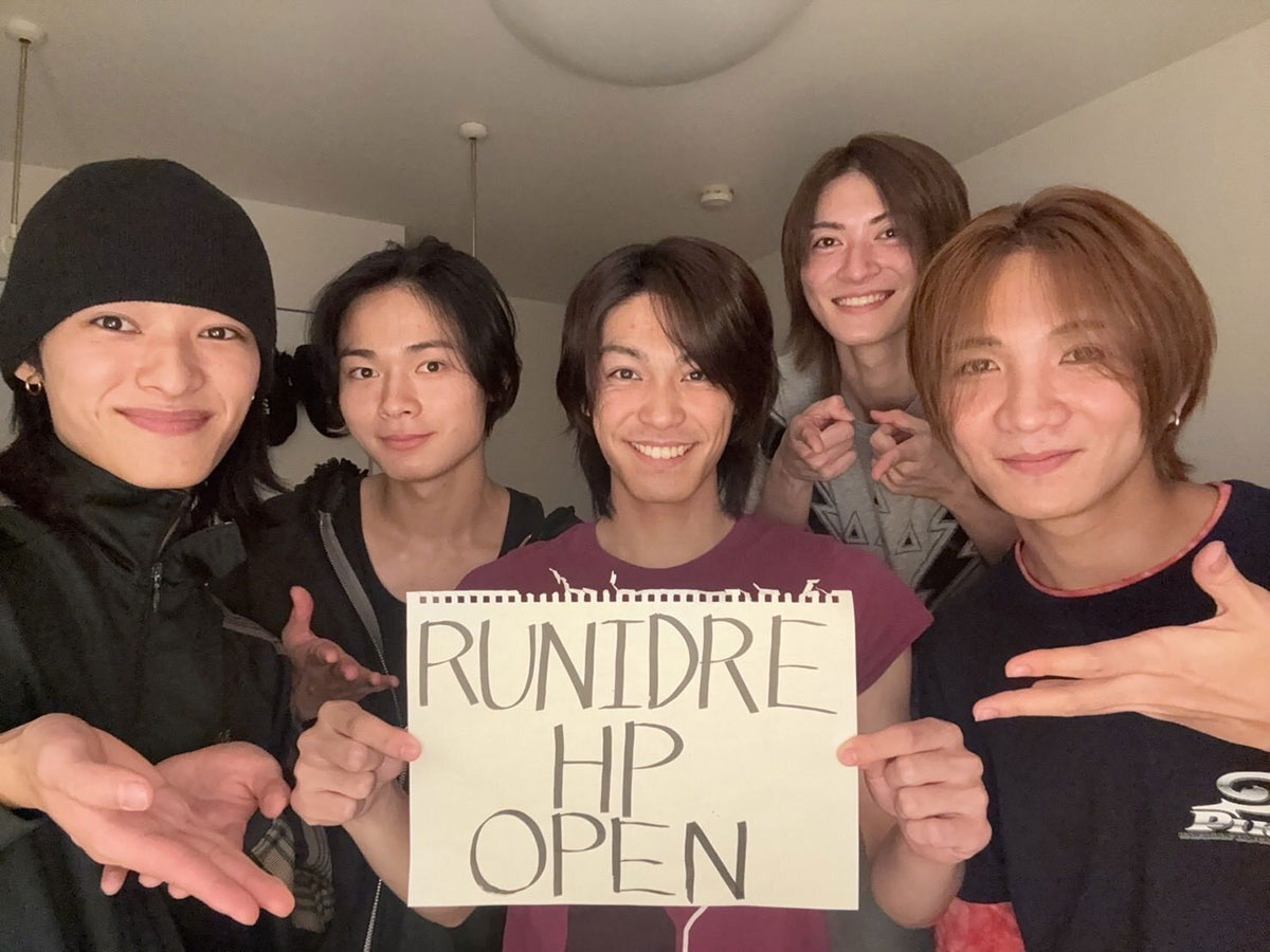 RUNIDREの公式Xより。「モノマネ芸人見てるよう」との既視感が指摘された