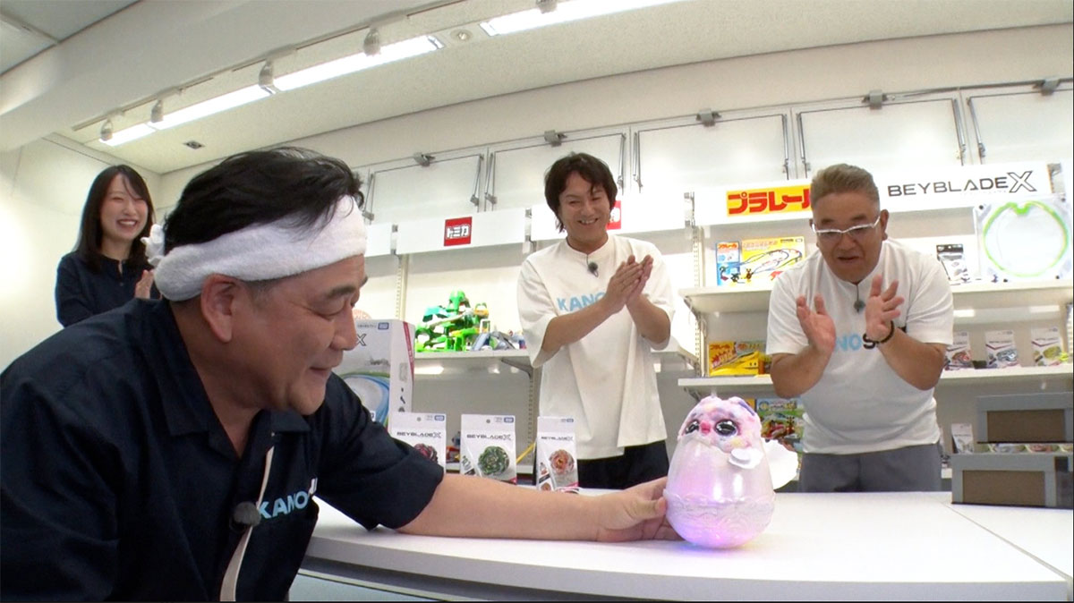8月16日放送の『かのサンド』（フジテレビ系）に出演した伊達みきお（右端）。進む“ぽっちゃり”化に心配が寄せられた（画像・8月16日投稿の『かのサンド【公式】』のX「＠Sunday10ji」より）