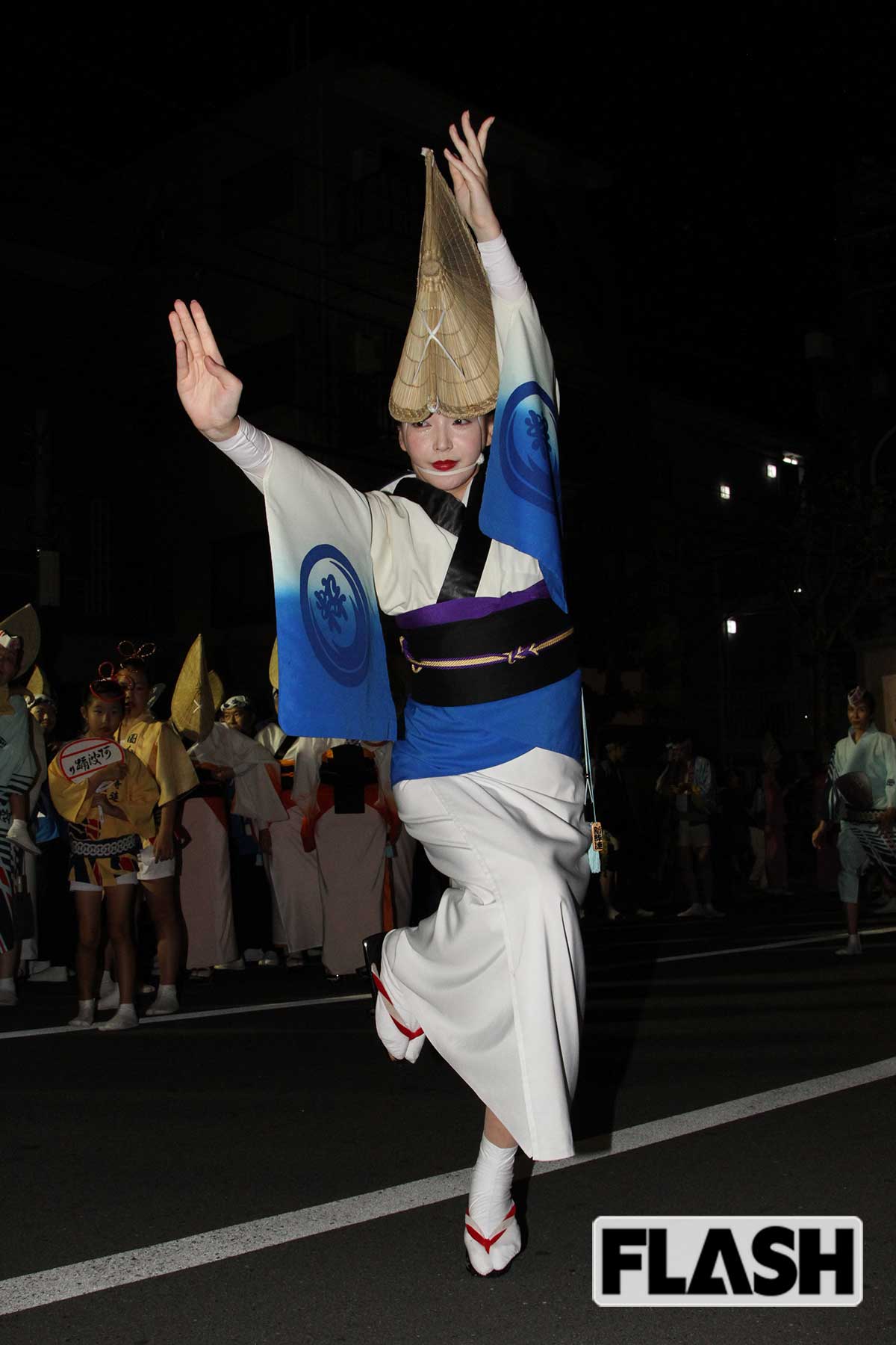 洋服のお直しが仕事という27歳は、3歳から新粋連に所属。「ちょっと怖い連も多いけど、ウチは地域密着型の連。常に楽しんでもらえるように変化してて、大好きなんです」