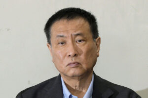 『聖闘士星矢』作者・車田正美氏が“46億円超”巨額横領被害を告白「いい人のふりした悪人」の手口にファンの怒り