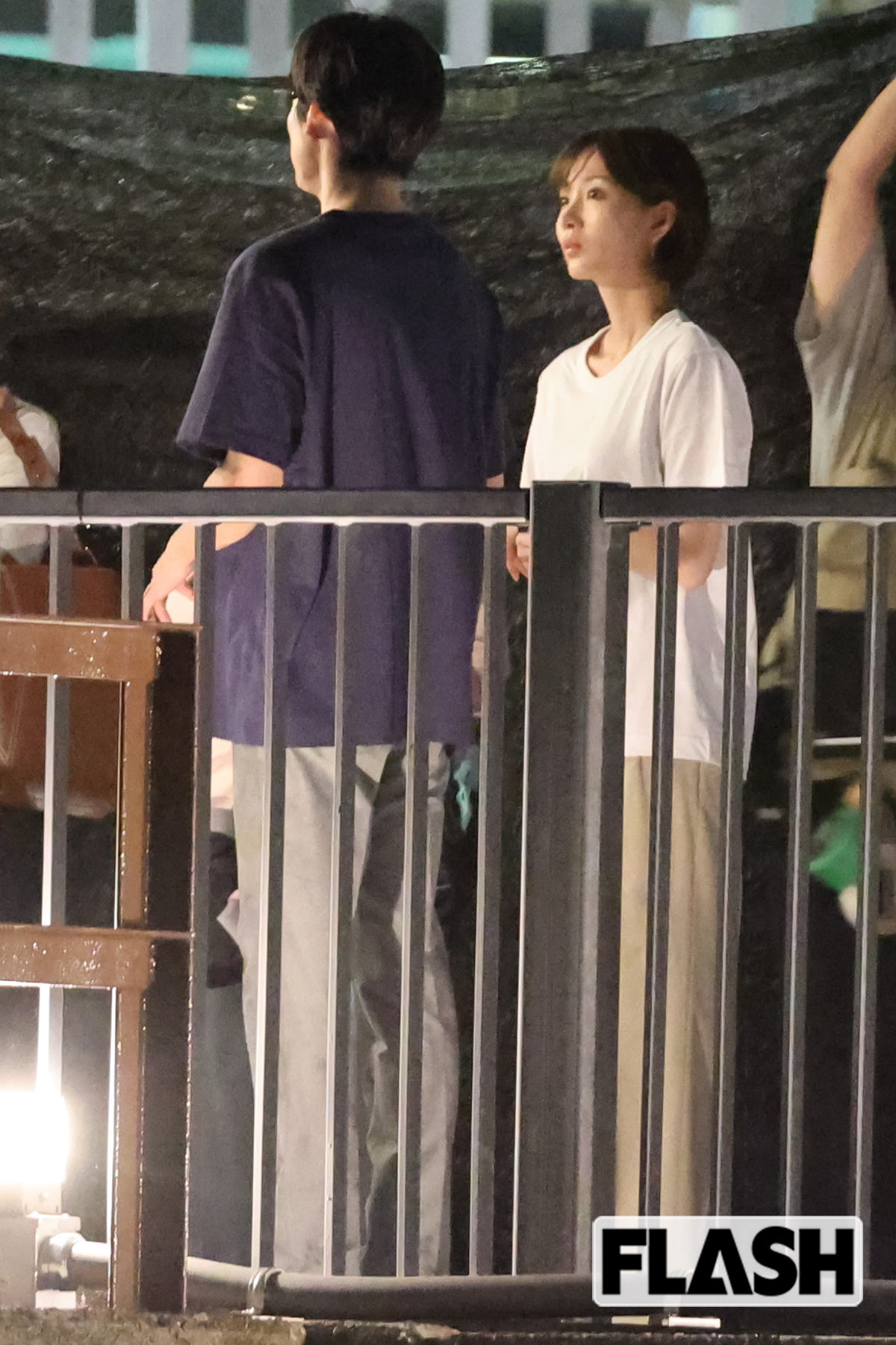 演技をすることへの不安を吐露していた松村北斗。隣に立つ岡崎紗絵はリラックスした印象だった