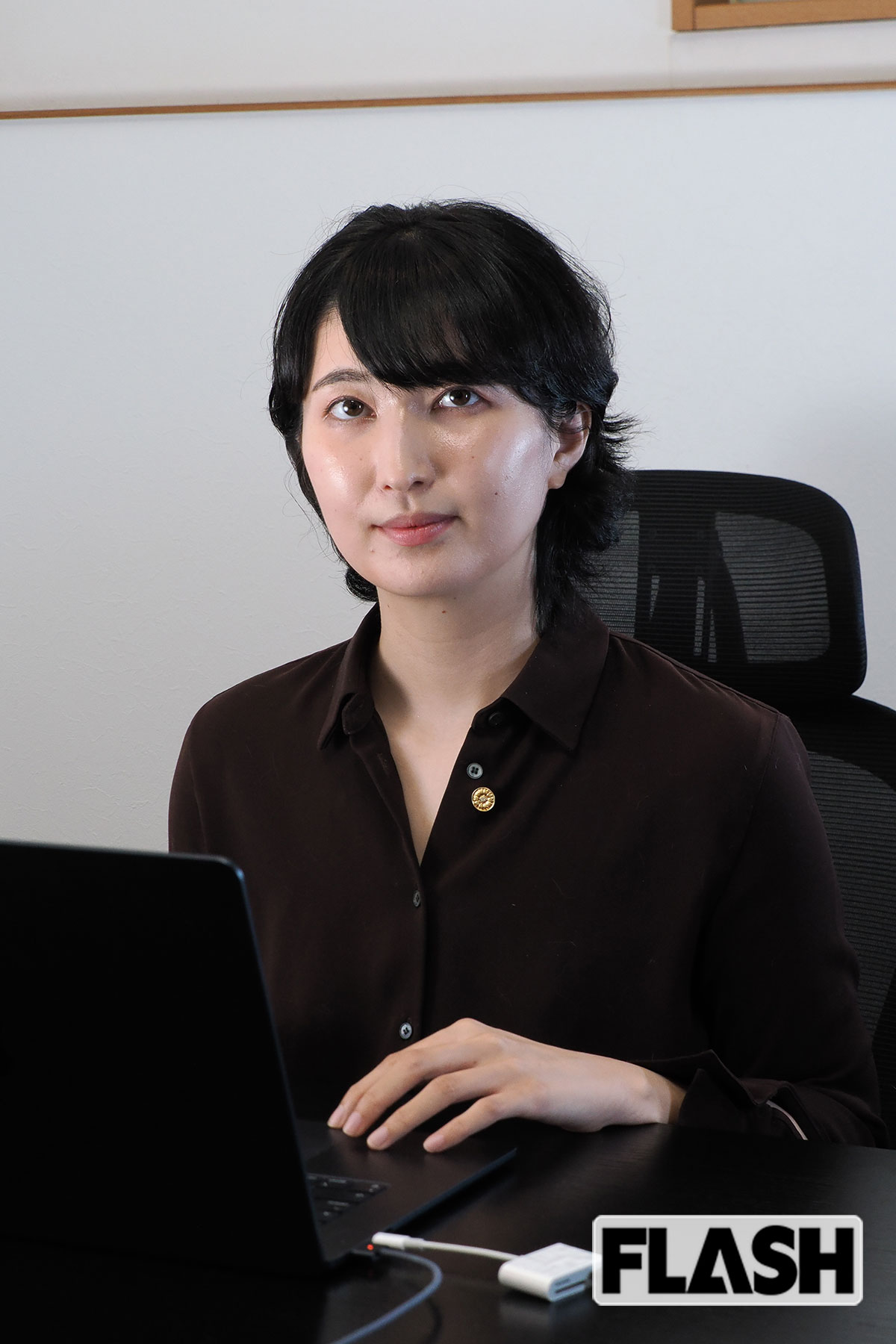 吉原ソープ嬢から異例の転身! 慶大卒、ハイスペ男性と3度の結婚歴…27歳行政書士の波乱万丈人生「夜職女性に寄り添いたい」