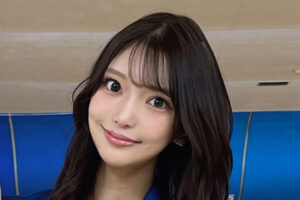 セクシー女優・倉木華さん、逝去後に拡散された “ホストとトラブル” 疑惑に事務所が怒りの声明…直近イベントでは “膝のあざ” でファン心配も