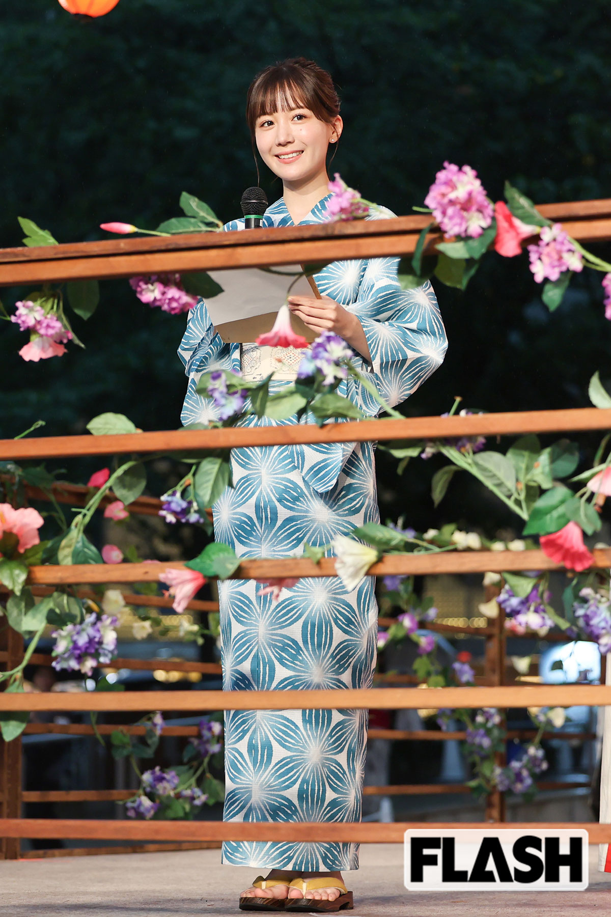 初々しい様子で司会進行を務める谷胡桃アナ