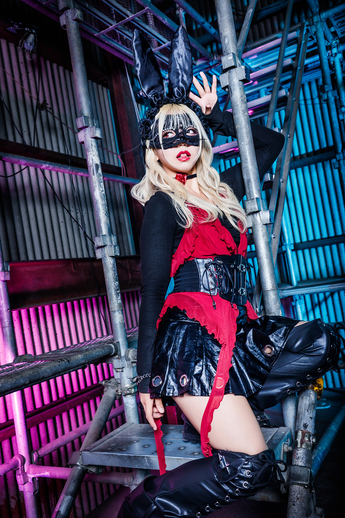 3人組ガールズグループ「Rabbit Punk」のメンバー・RABBIRON