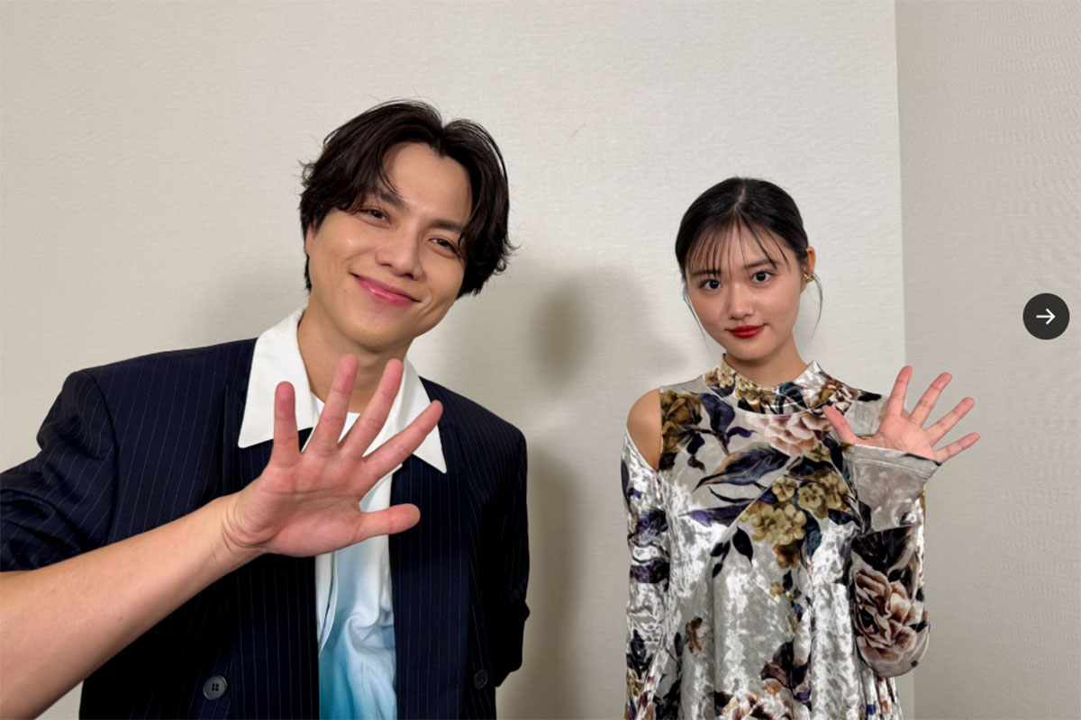 台風接近中に舞台あいさつをおこなった重岡大毅と原菜乃華（画像・映画『5秒で完全犯罪を生成する方法』のX「@5byodeseisei」より）
