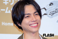 重岡大毅、WEST.解散報告で見せた笑顔に「必要なかった」「ちゃんと意味ある」ファンも意見分かれる事態に