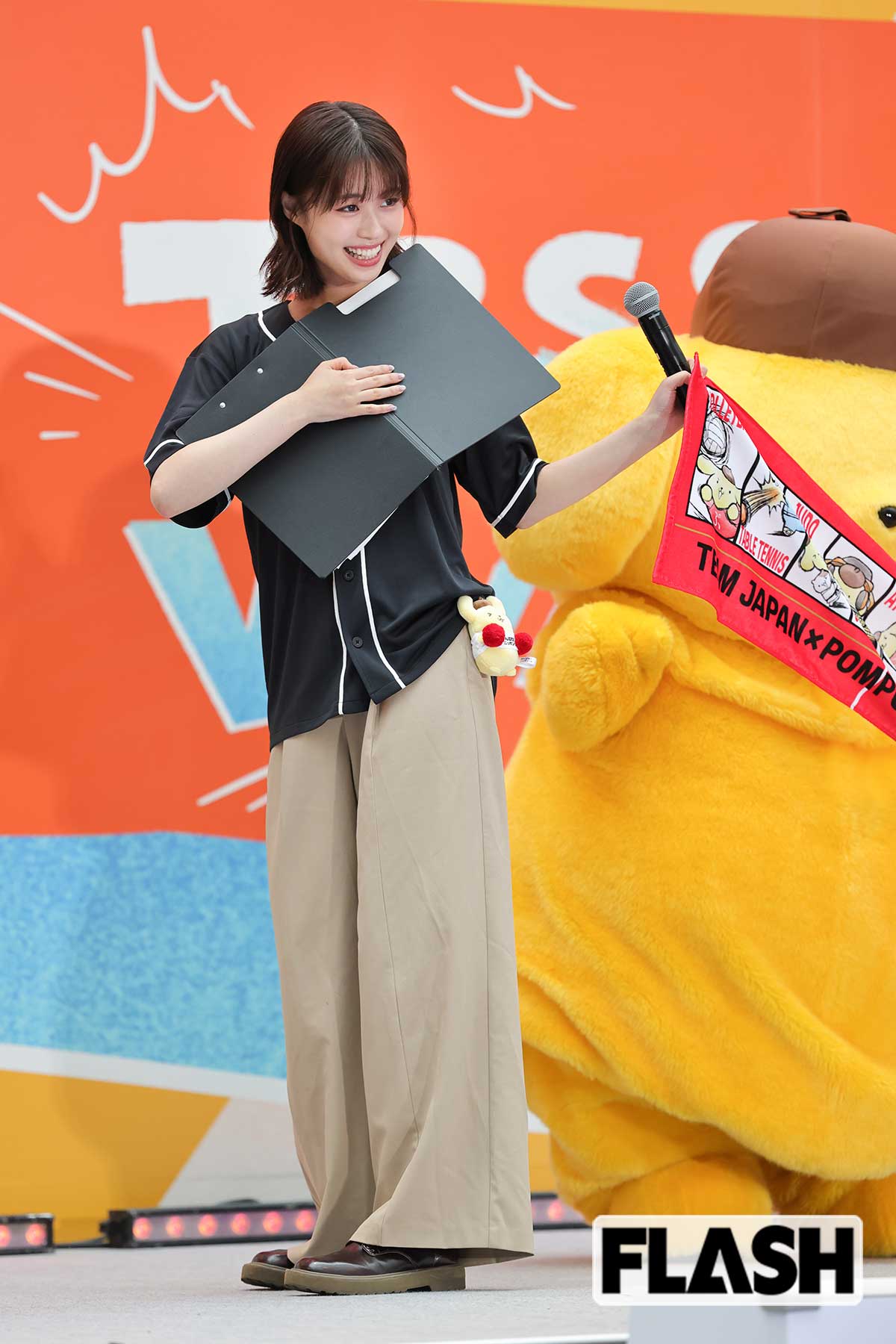 ポムポムプリンとダンスを披露した多田成美アナ
