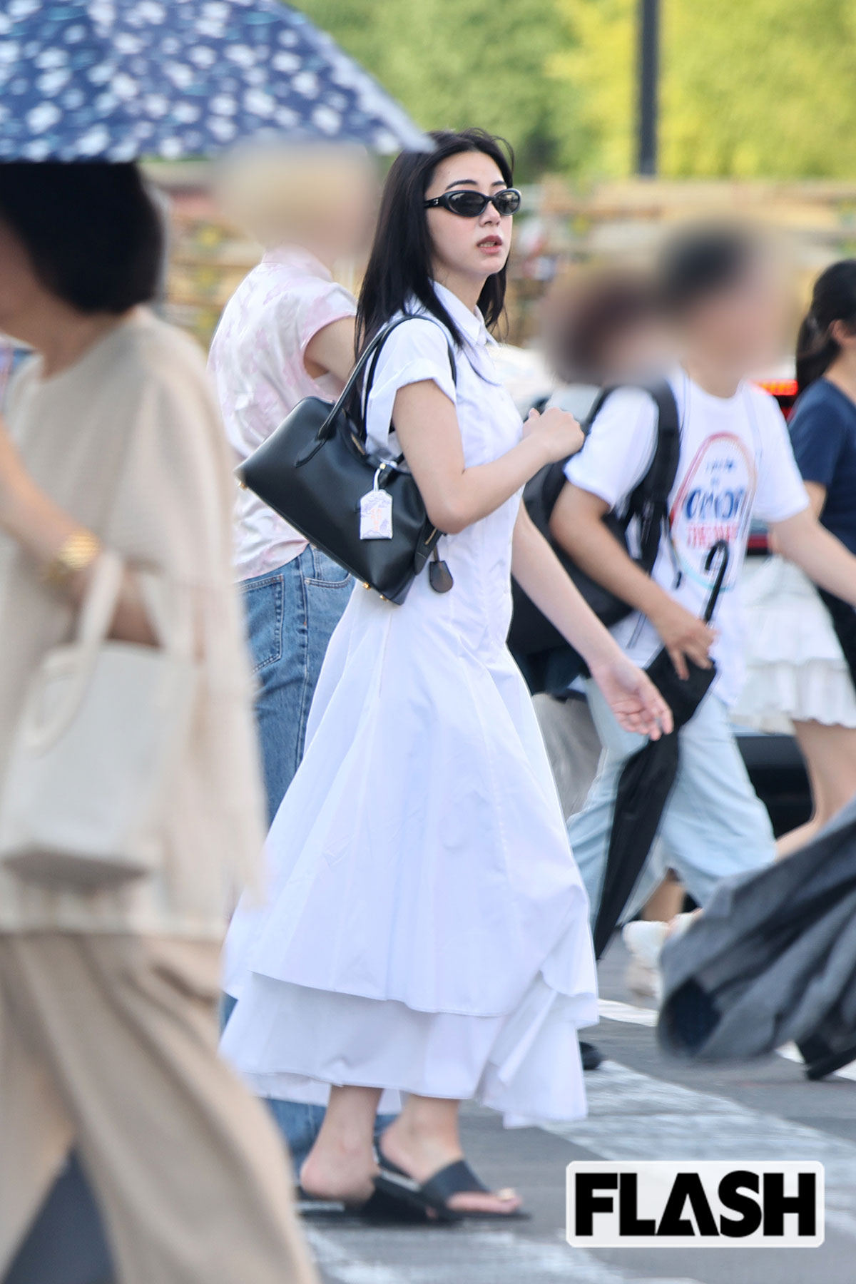音楽や女優、そしてプロデューサーとしてさまざまな方面でクリエイティブな才能を発揮している池田エライザ