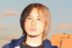 人気男性アーティスト、活動休止発表ライブは「まるでお通夜だった」メンバーの演奏ミス名指し、終演後は怒鳴って帰宅を告白