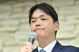 山中竹春・前横浜市長、パワハラ認定で辞職からまさかの再出馬…「職員が安心して働ける」“加害者の強み” 発言にSNS総スカン